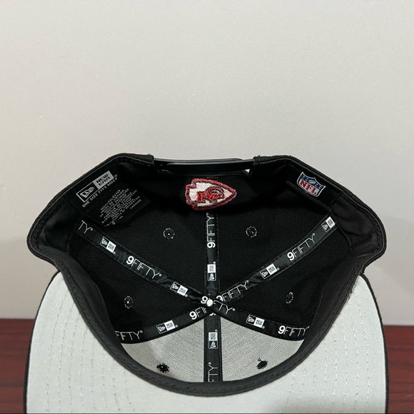 New Era, 9Fifty Snapback Hat, Kansas City Chiefs, Reflective - Picture 8 of 10